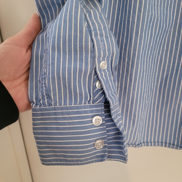 American Eagle size 2 button down - Picture 5 of 9